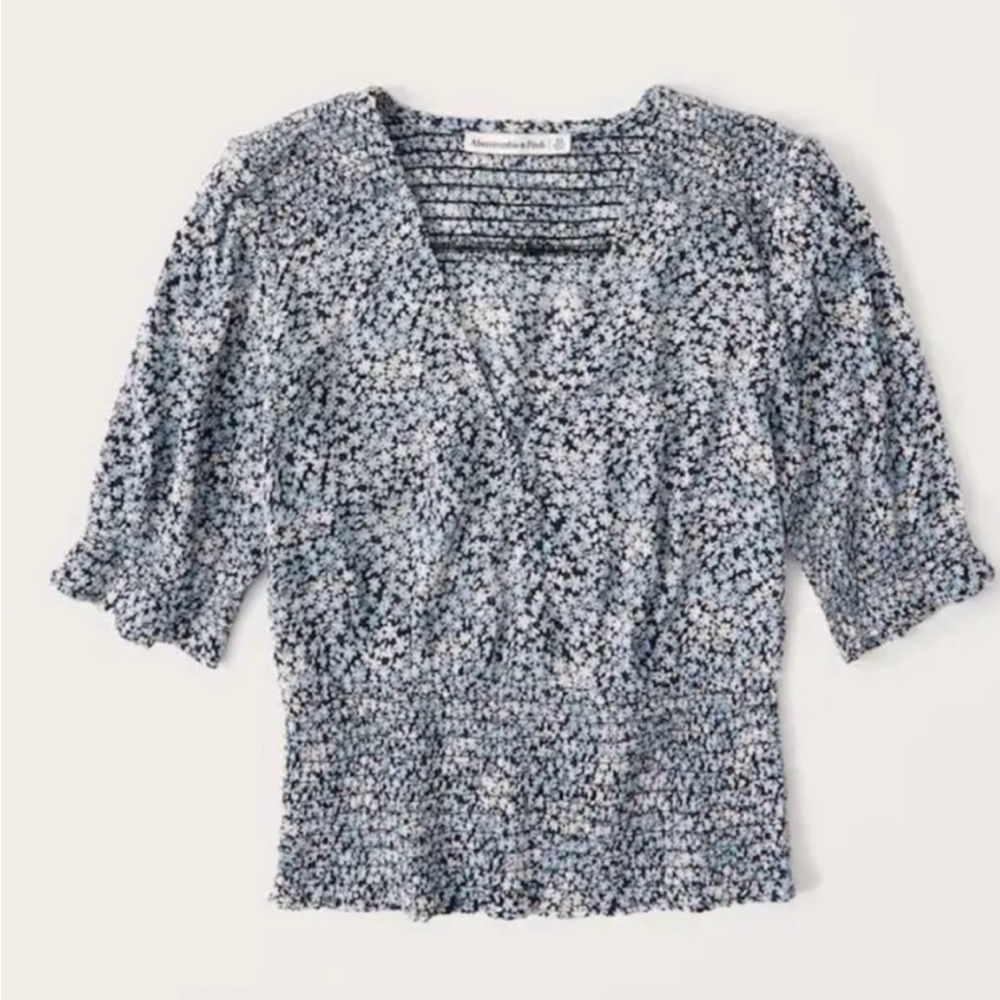 Abercrombie & Fitch Short Sleeve V-Neck Blouse, Blue Floral Size M